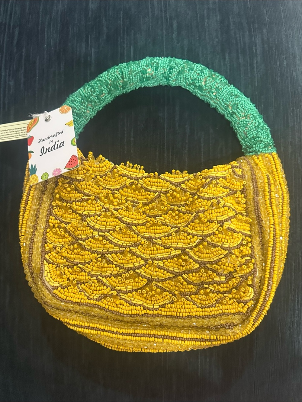 Beaded
PINEAPPLE PURSE
HANDMADE IN INDIA
RESORT • VACATION • STATEMENT